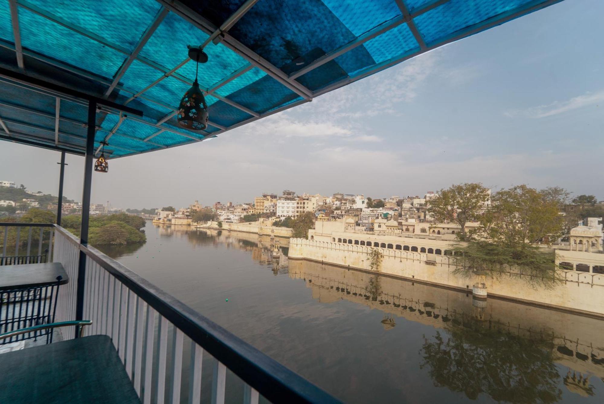 Venice View Hotel & Restaurant Udaipur Exterior photo
